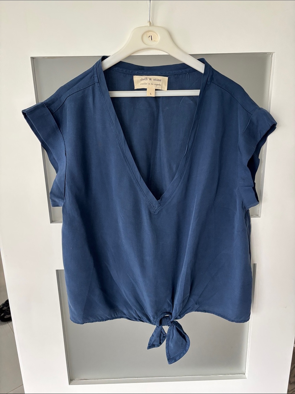 cloth & stone Navy V-Neck Tie-Hem Crop Top